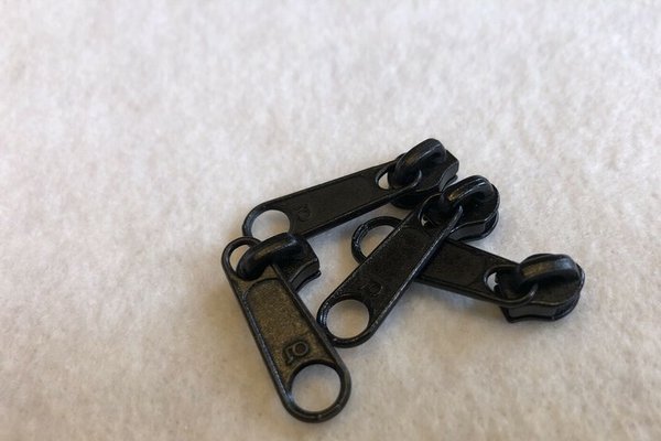 Reißverschluss Zipper schwarz